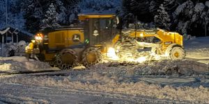 Más de un metro de nieve en cinco días: el municipio despejó el 80% de las calles, rutas y caminos de Villa Pehuenia Moquehue en jornadas de 12 hs de trabajo